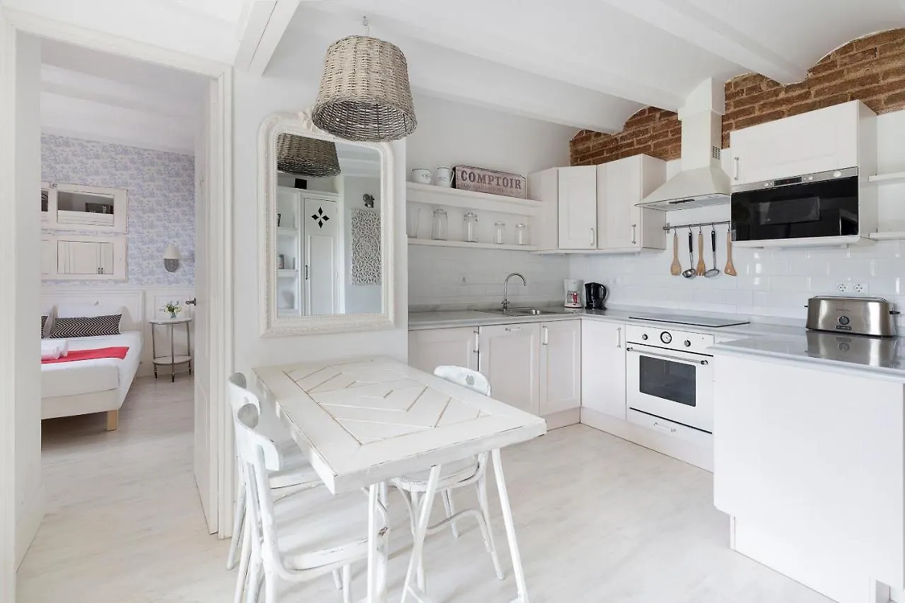 Habitat Apartments Alaia Барселона