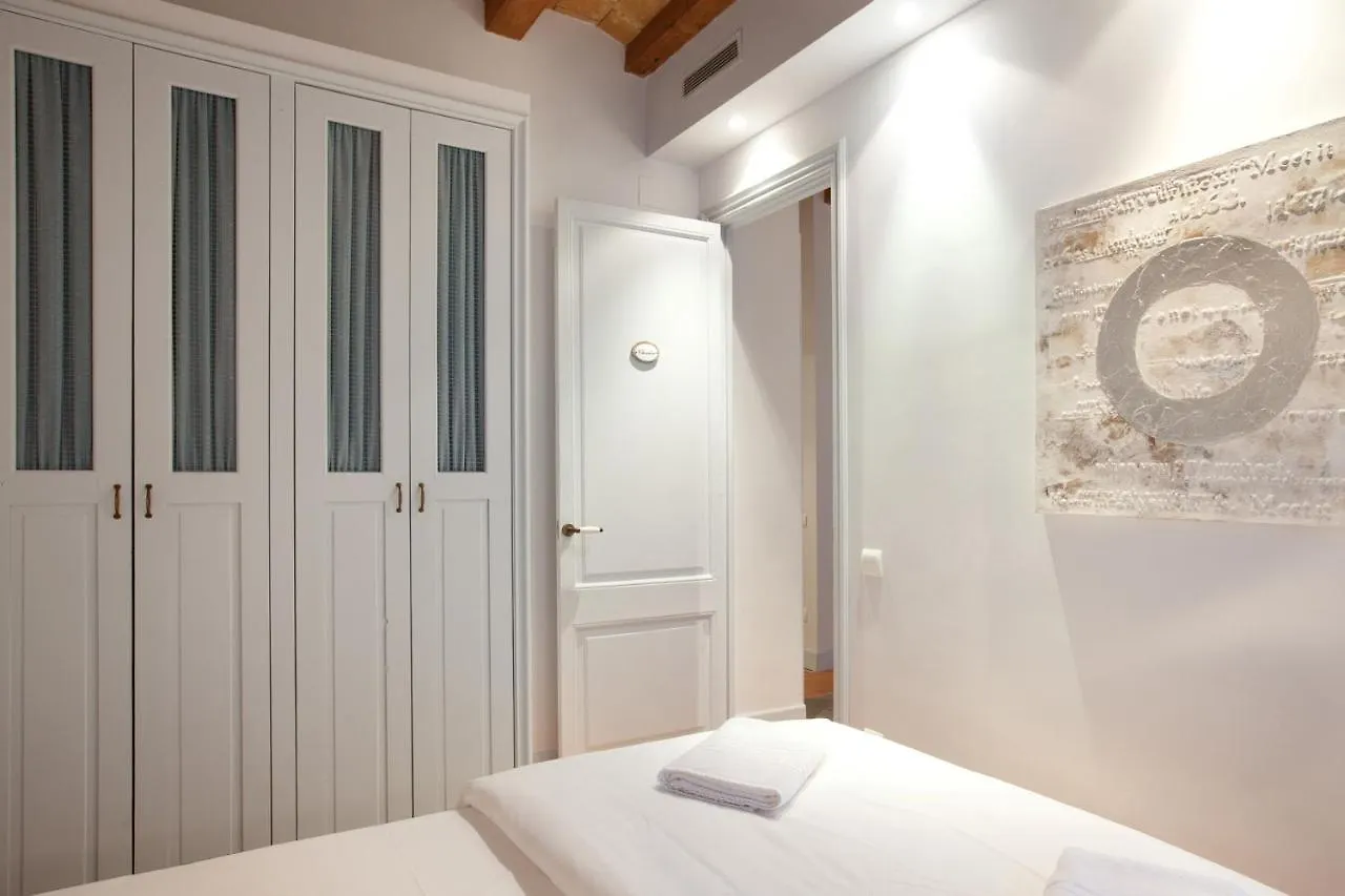Habitat Apartments Alaia Барселона